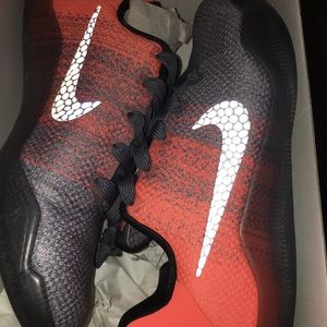 Kobe Easter 2016 Size 5Y, Worn Once !!